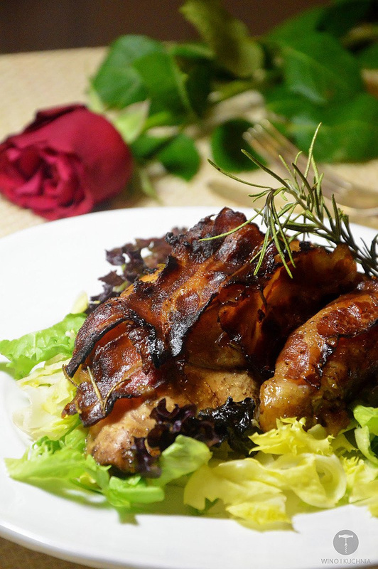 Perliczka pieczona w czerwonym winie